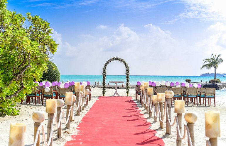 Rent wedding equipment or rent out equipment to wedding venues